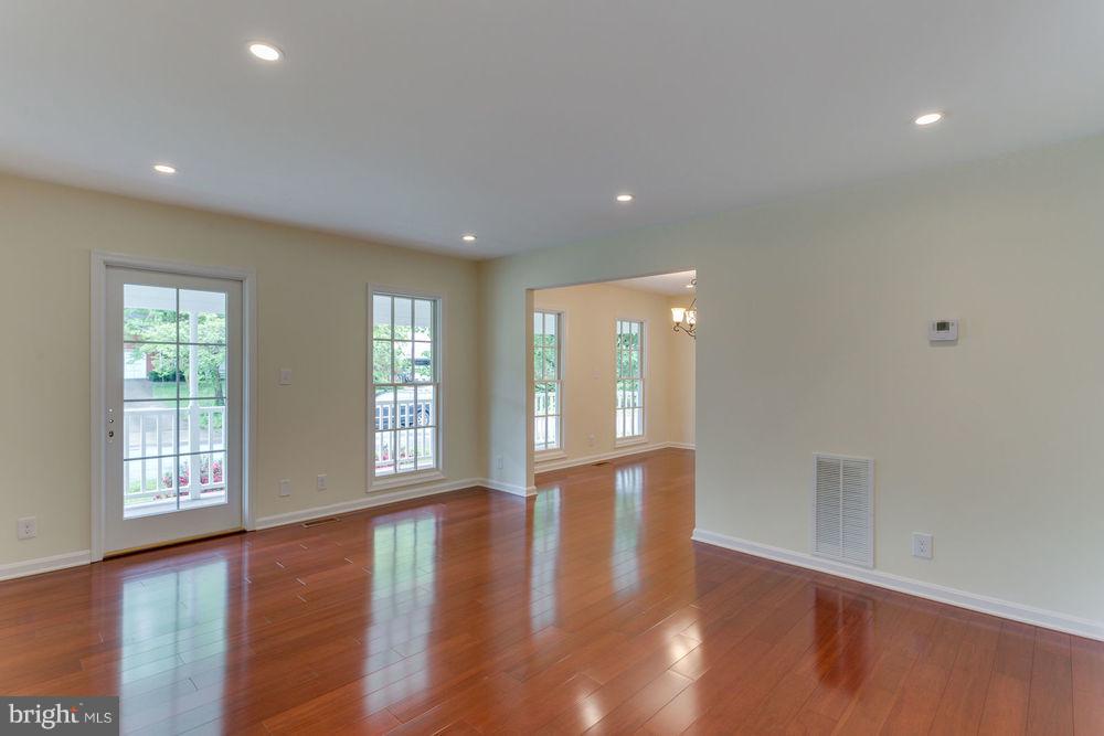 HUMMER WOODS ESTATES - Residential