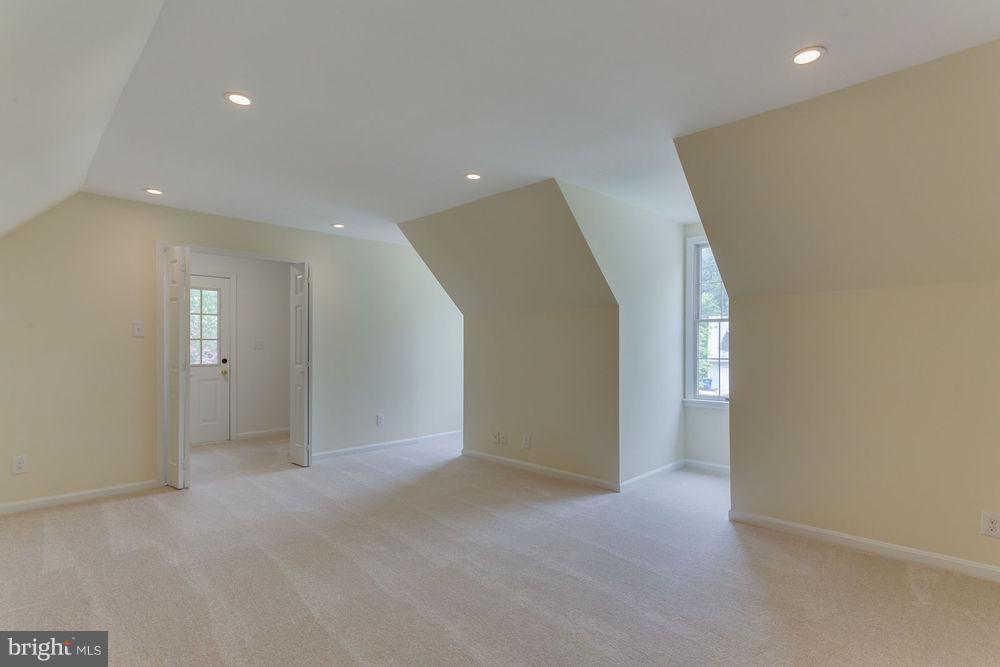 HUMMER WOODS ESTATES - Residential