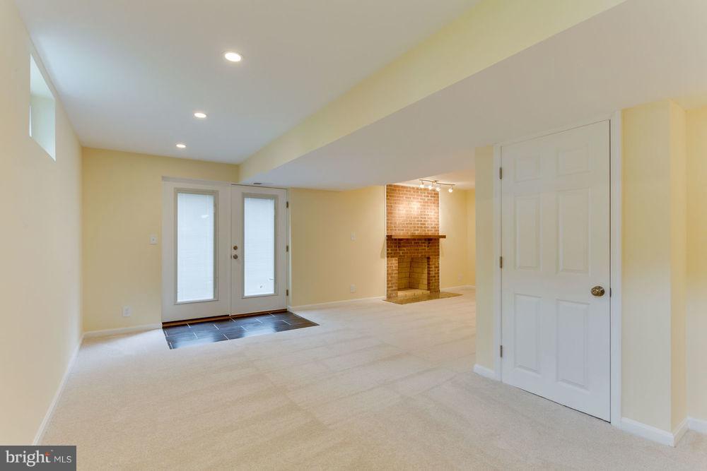 HUMMER WOODS ESTATES - Residential