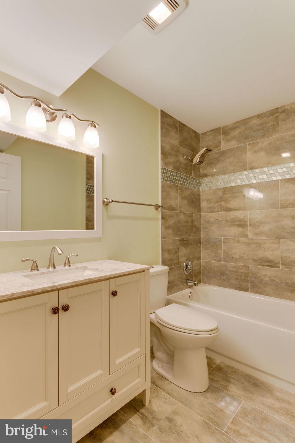 HUMMER WOODS ESTATES - Residential