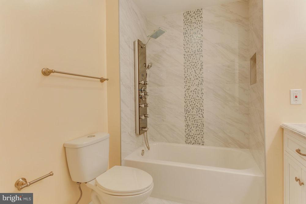 HUMMER WOODS ESTATES - Residential