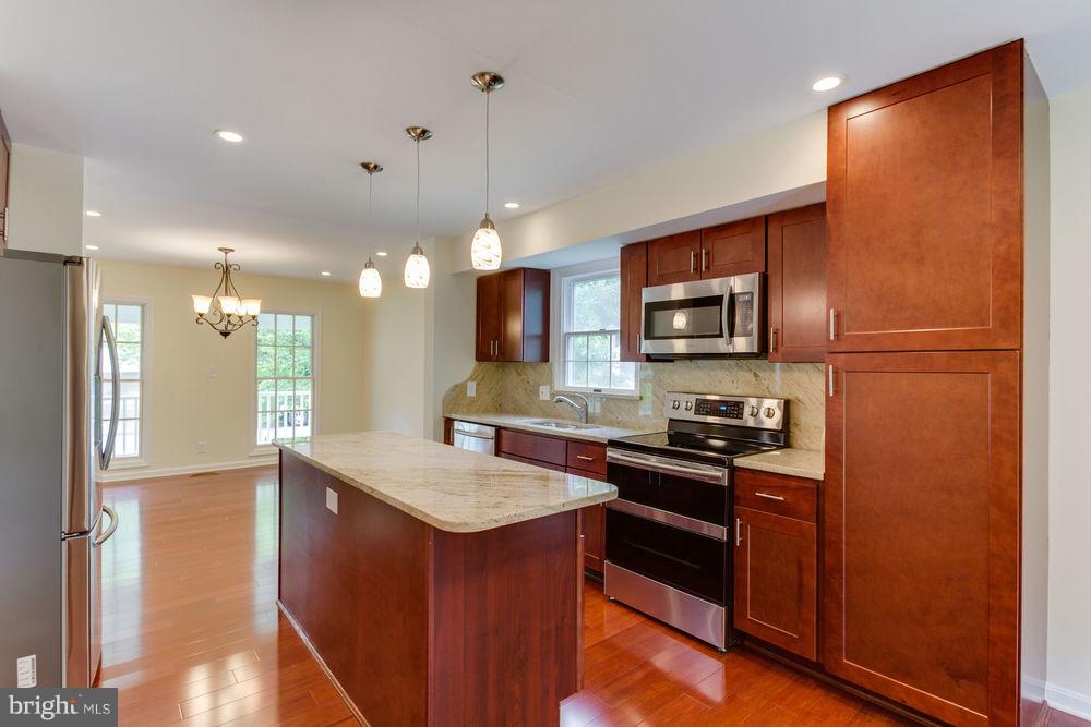 HUMMER WOODS ESTATES - Residential