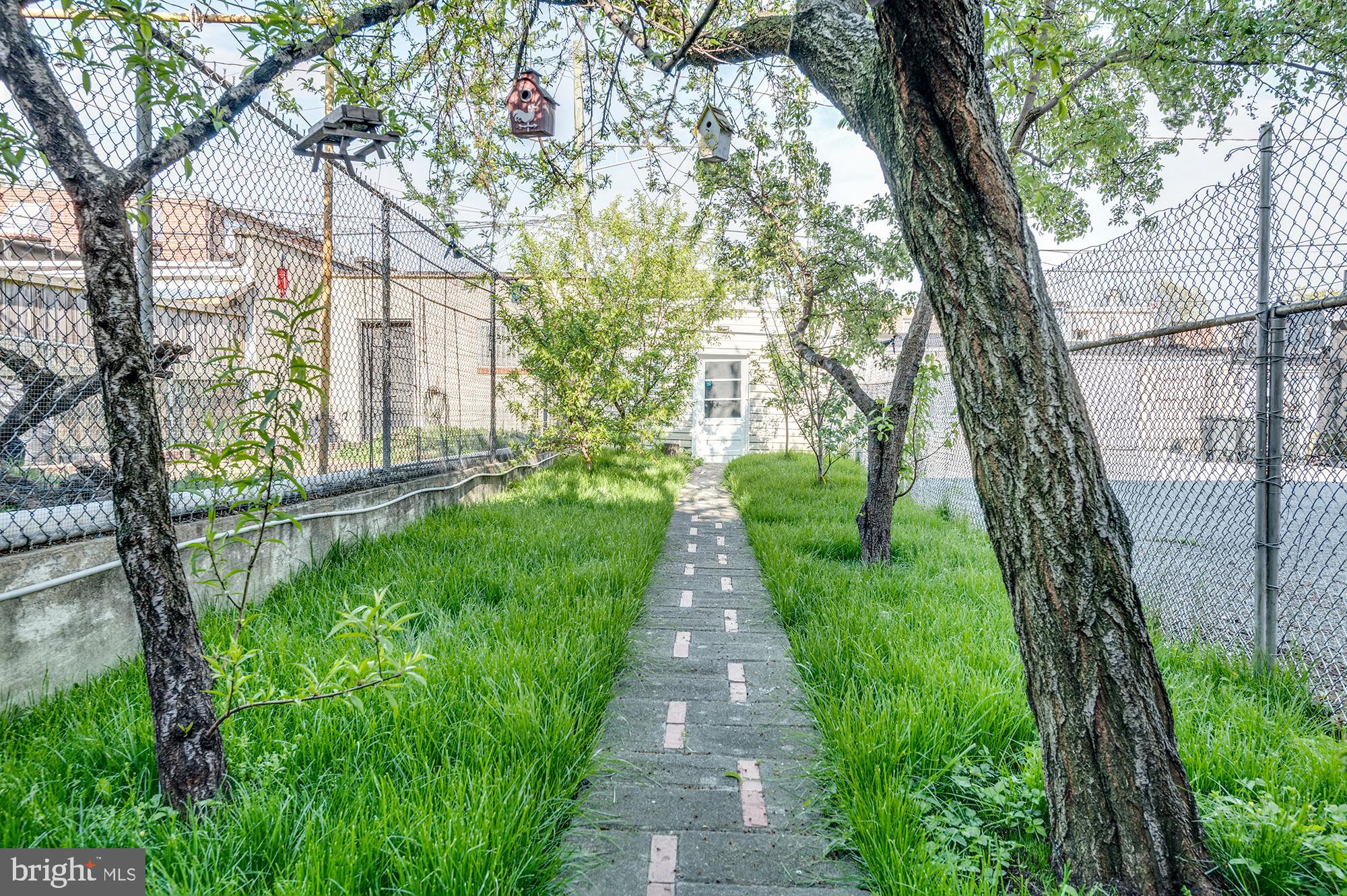 HIGHLANDTOWN - Residential