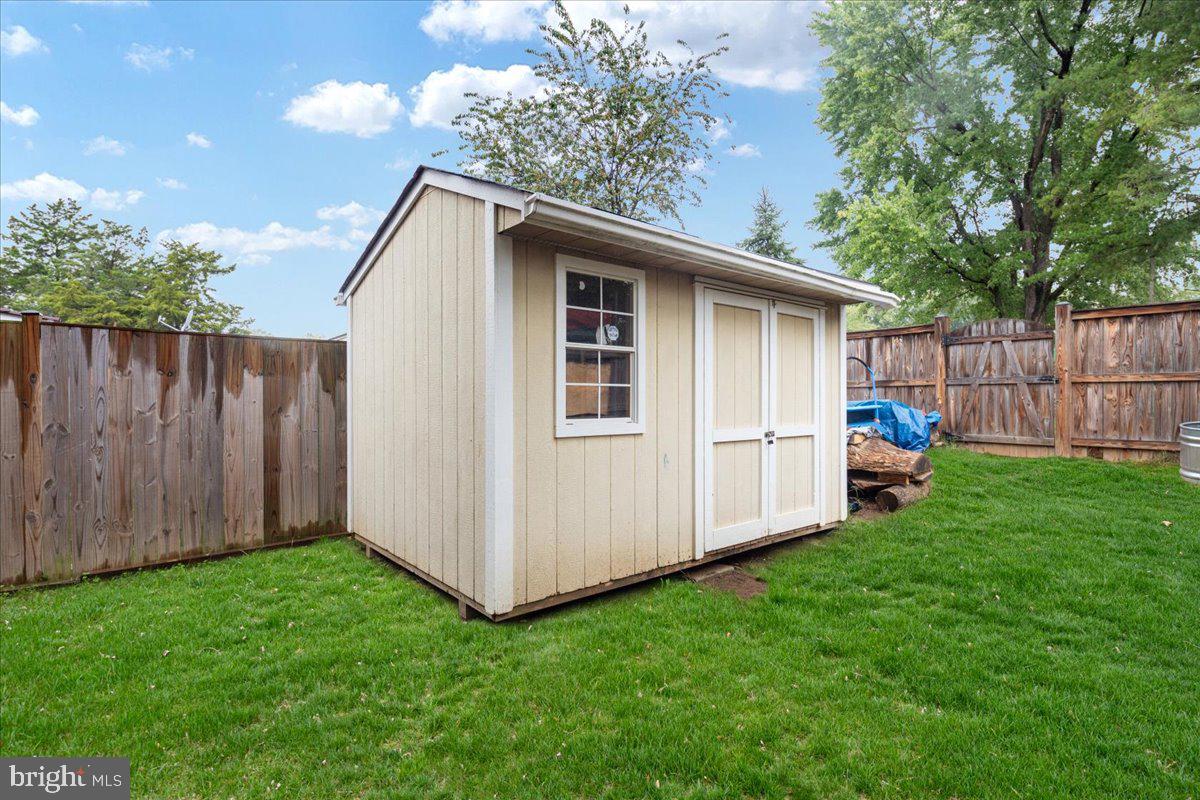 CRESTWOOD HAMLET - Residential