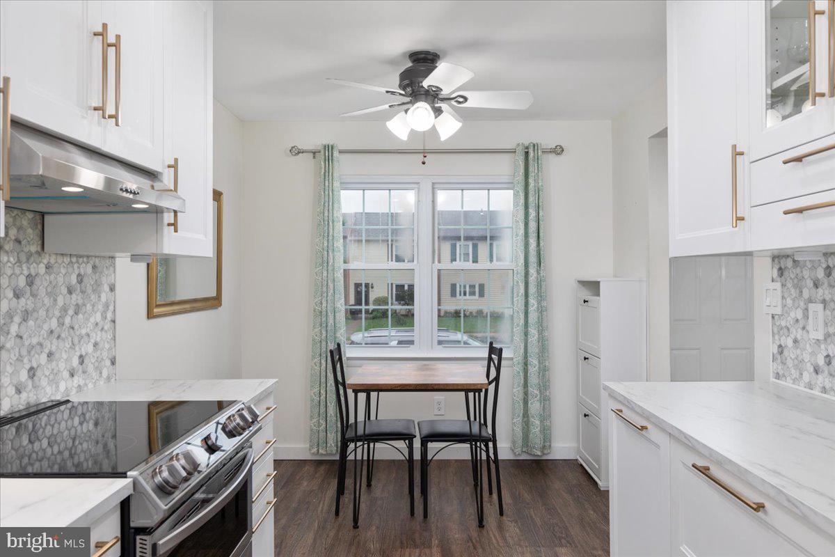 CRESTWOOD HAMLET - Residential