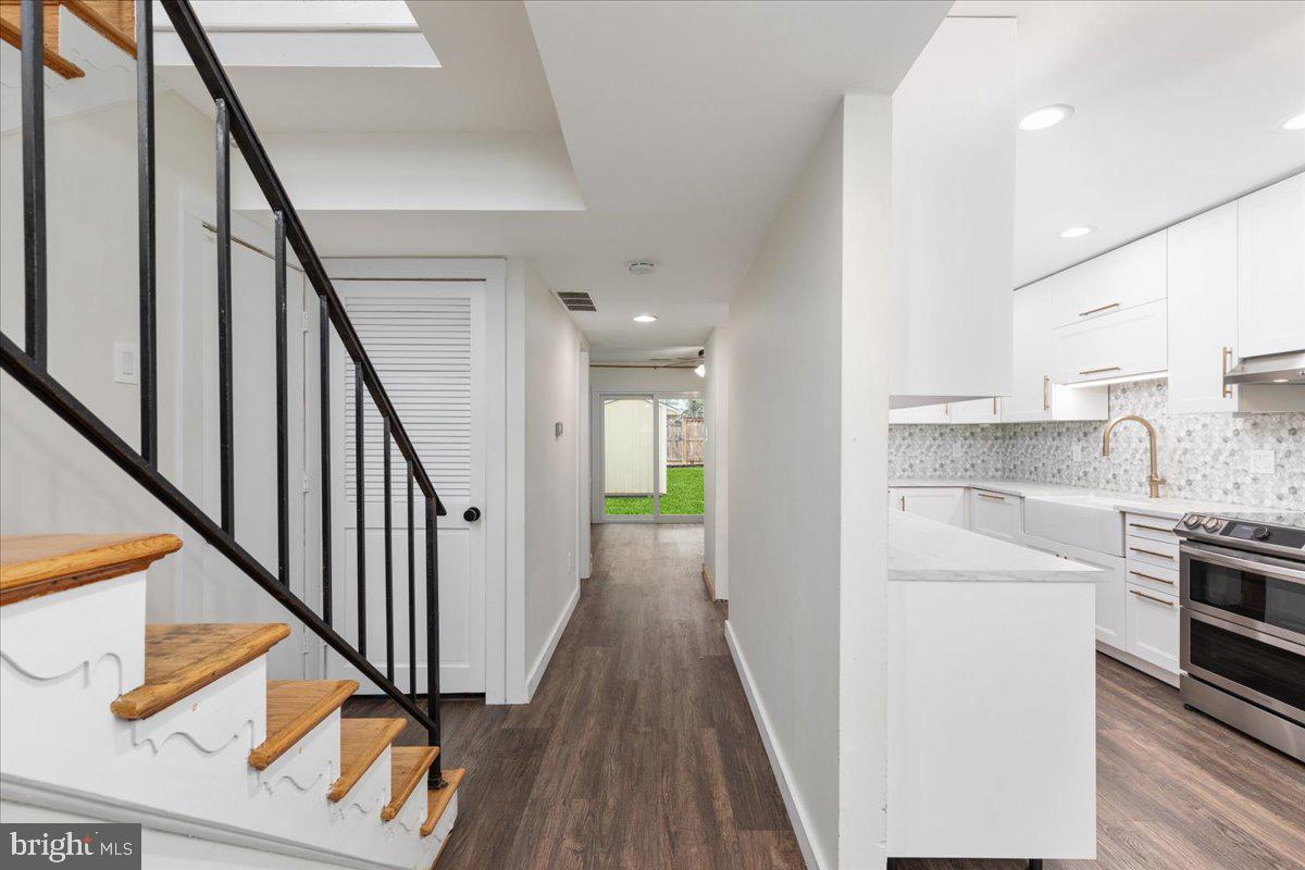 CRESTWOOD HAMLET - Residential