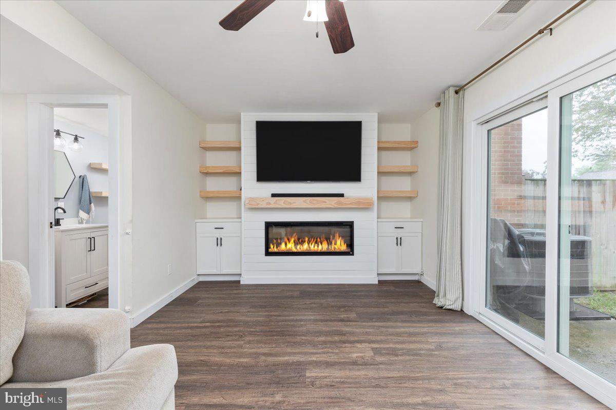 CRESTWOOD HAMLET - Residential