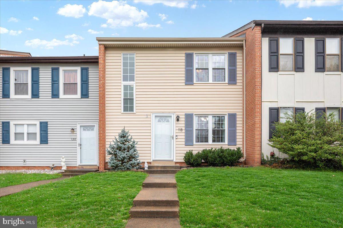 CRESTWOOD HAMLET - Residential