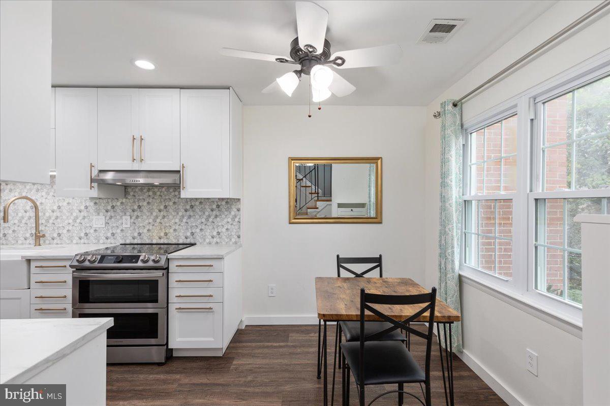 CRESTWOOD HAMLET - Residential