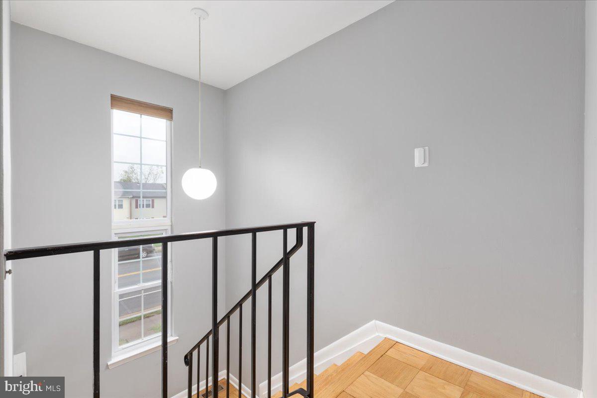 CRESTWOOD HAMLET - Residential