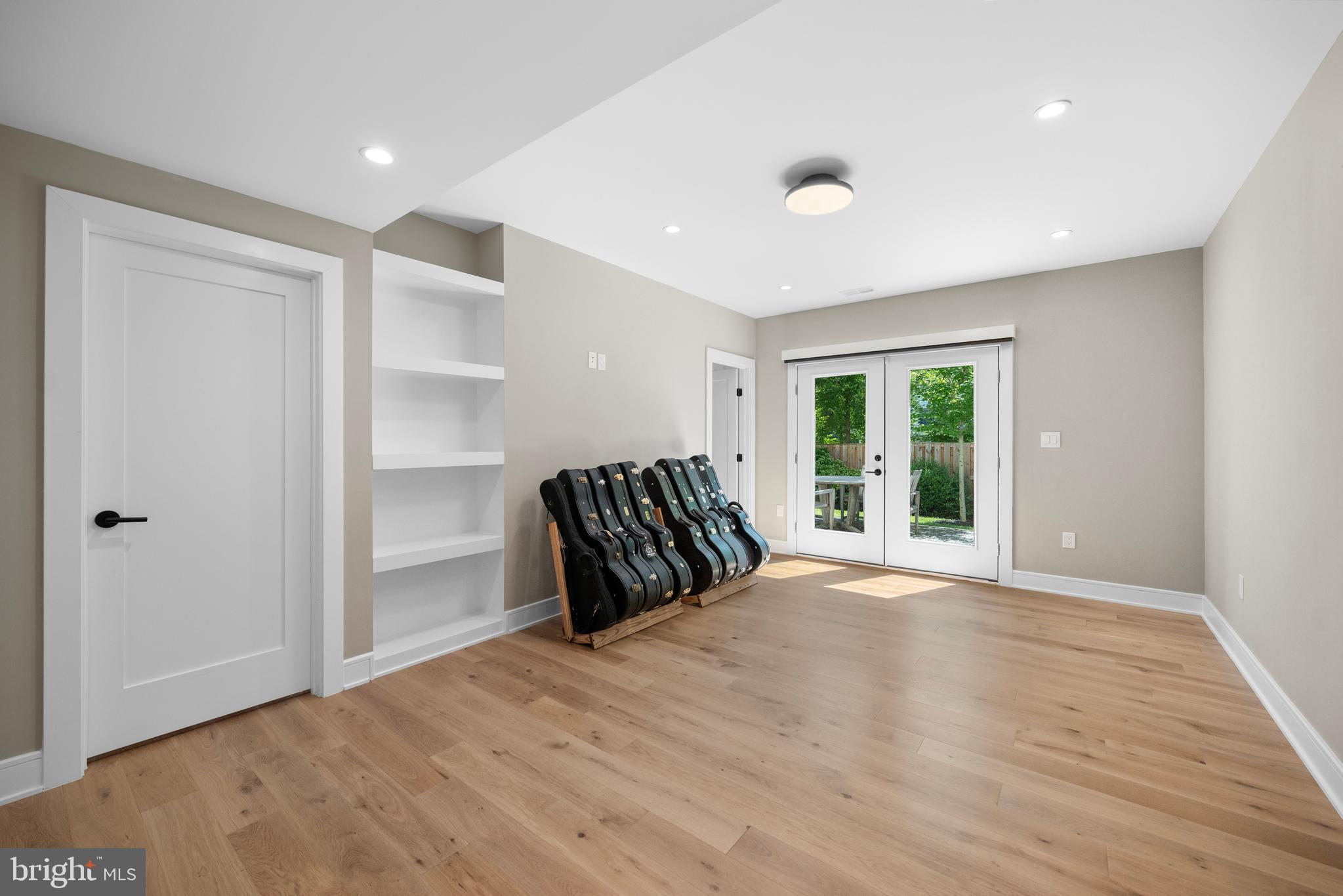 BROYHILLS MCLEAN ESTATES - Residential