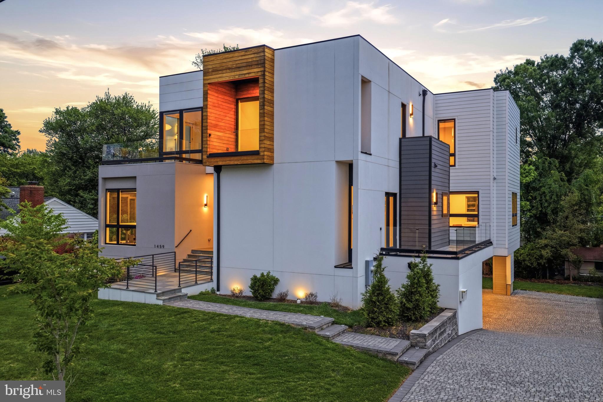 BROYHILLS MCLEAN ESTATES - Residential