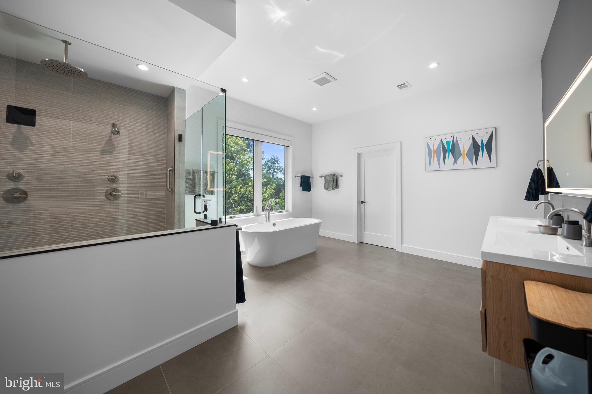 BROYHILLS MCLEAN ESTATES - Residential