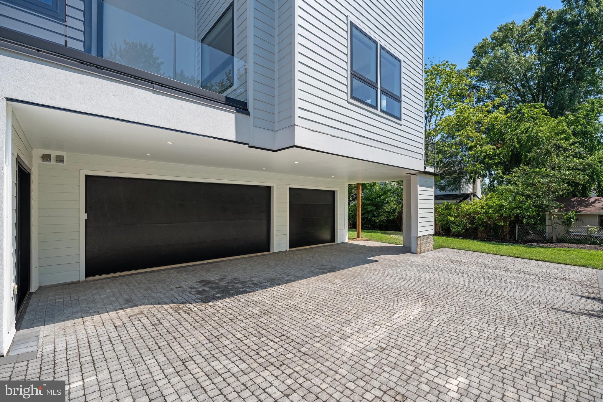 BROYHILLS MCLEAN ESTATES - Residential