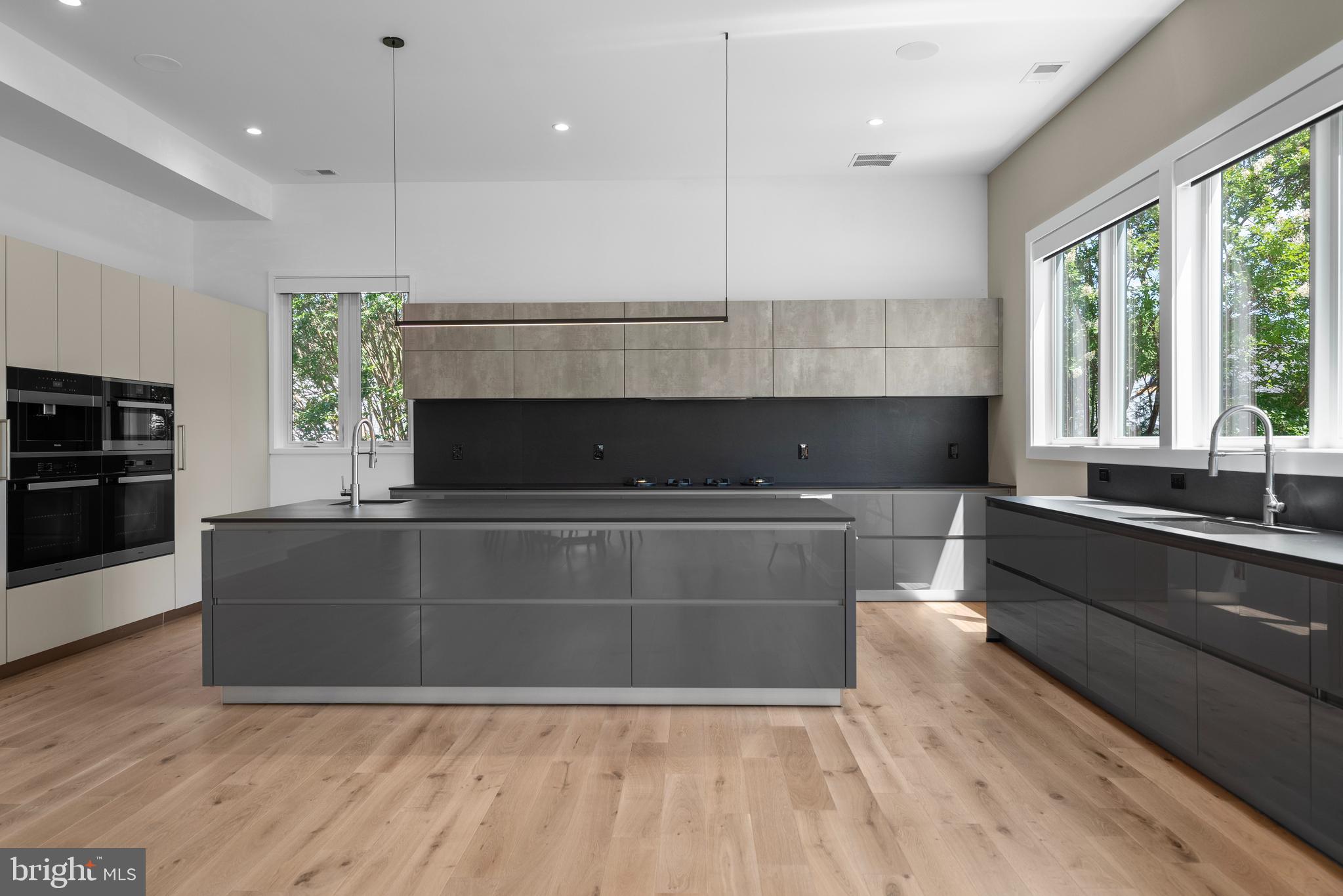 BROYHILLS MCLEAN ESTATES - Residential