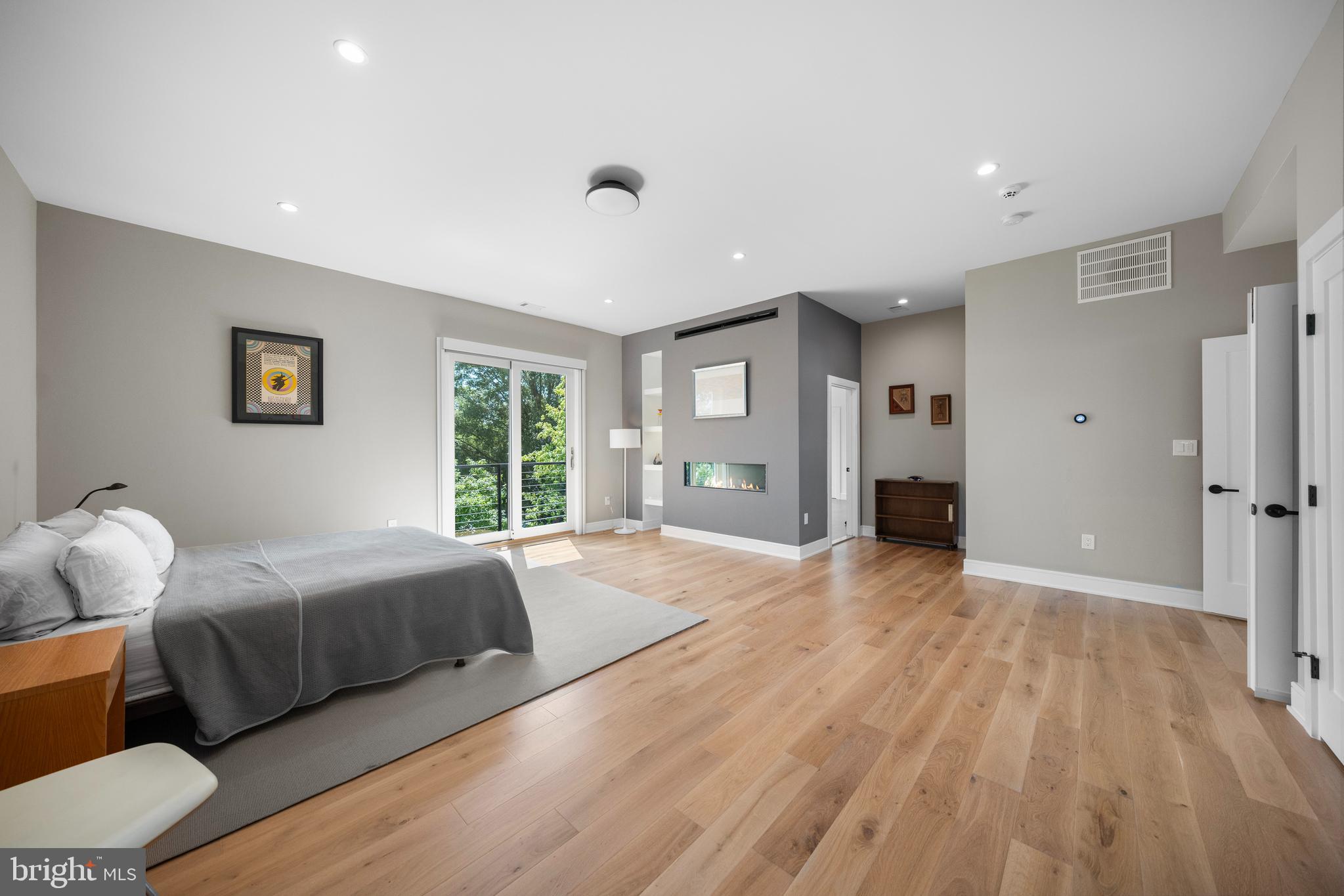 BROYHILLS MCLEAN ESTATES - Residential