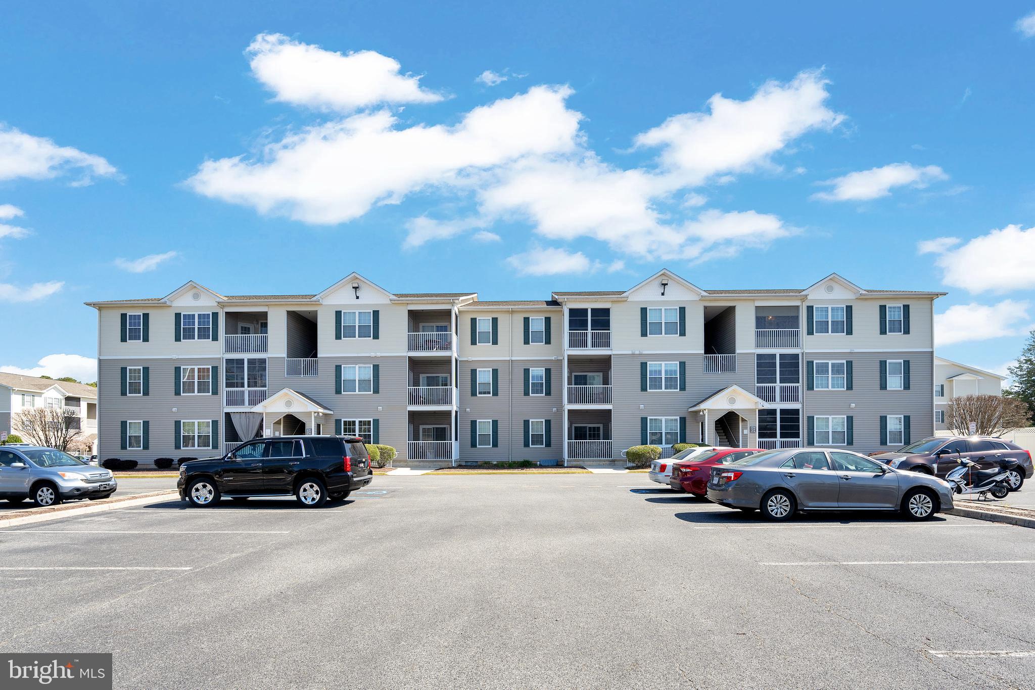 1400 PEBBLE DRIVE 1424