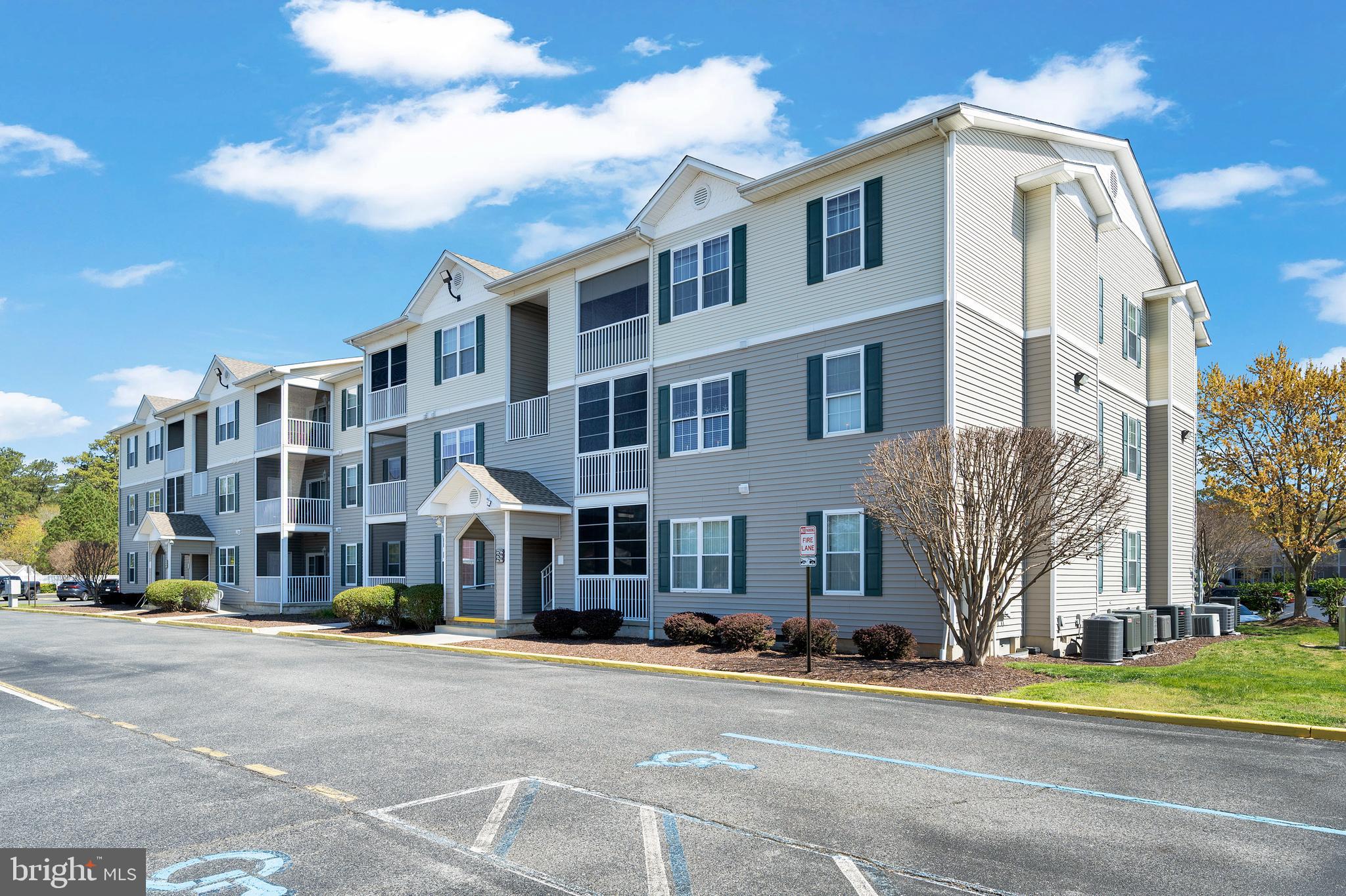 1400 PEBBLE DRIVE 1424