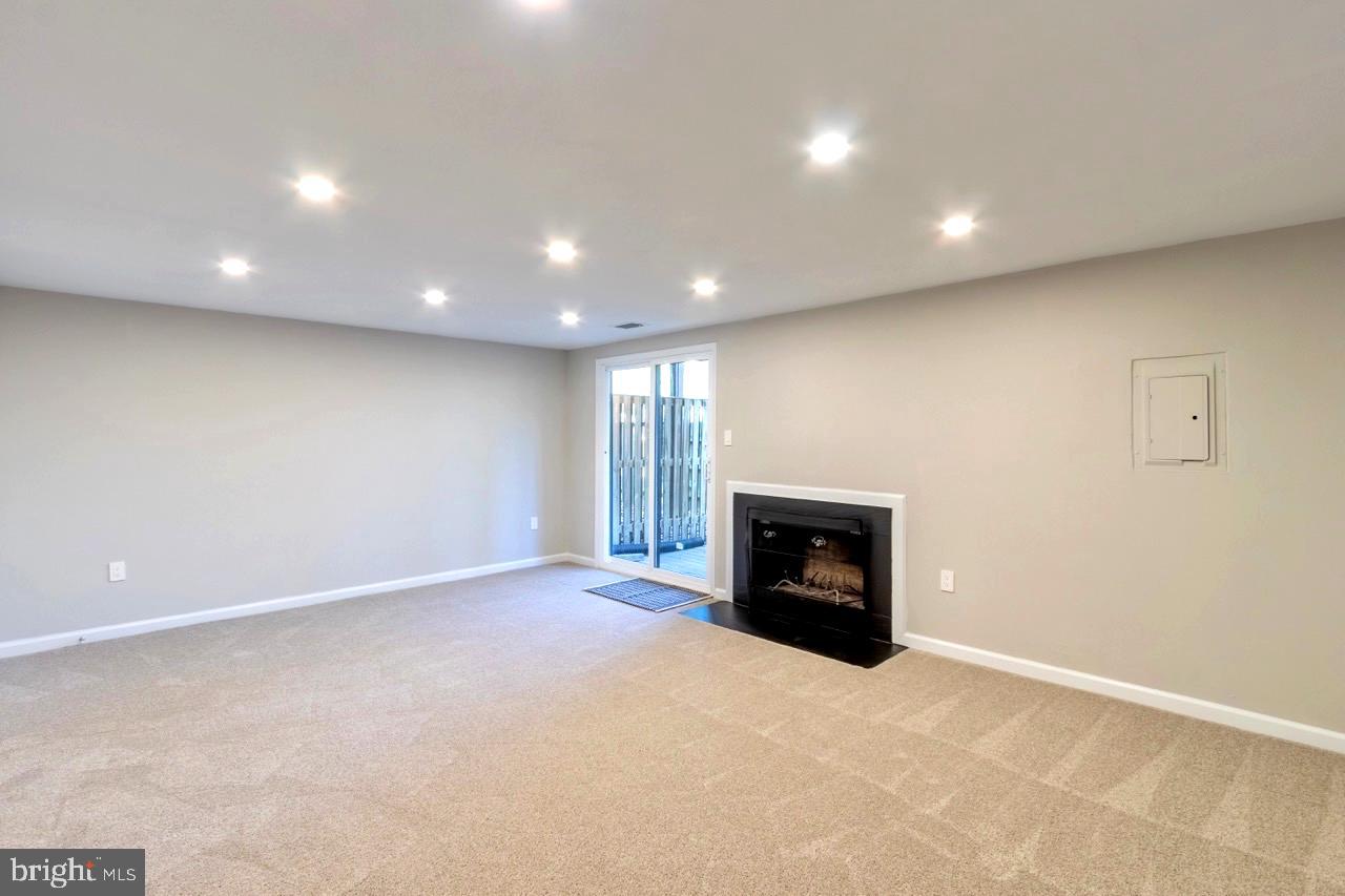 BURKE CENTRE - Residential