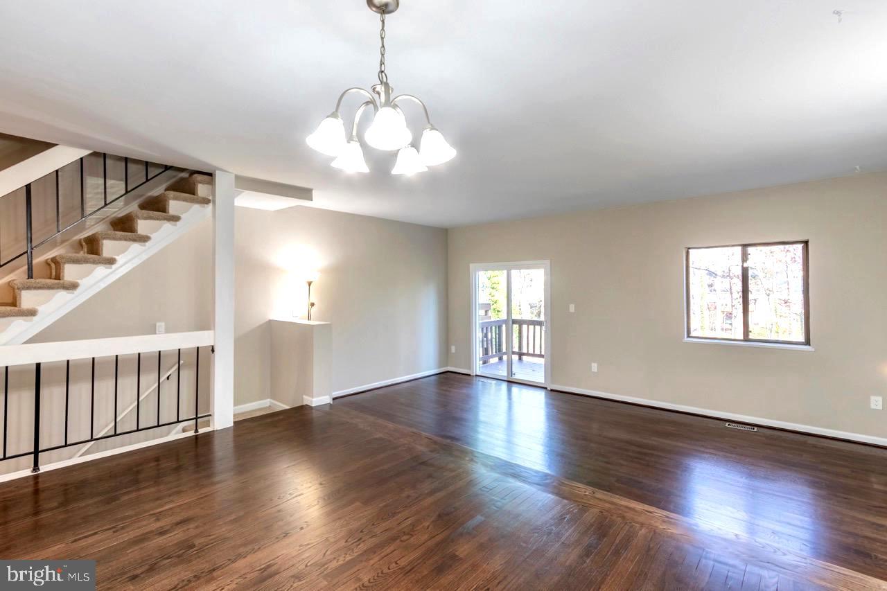 BURKE CENTRE - Residential