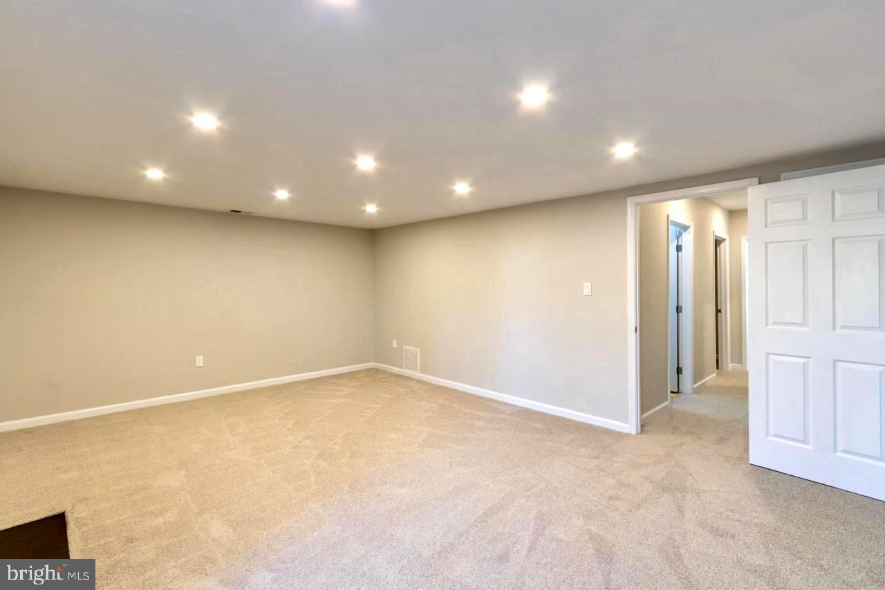 BURKE CENTRE - Residential