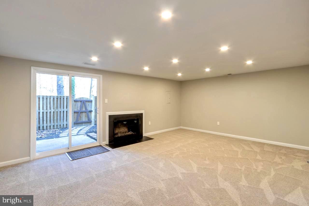 BURKE CENTRE - Residential