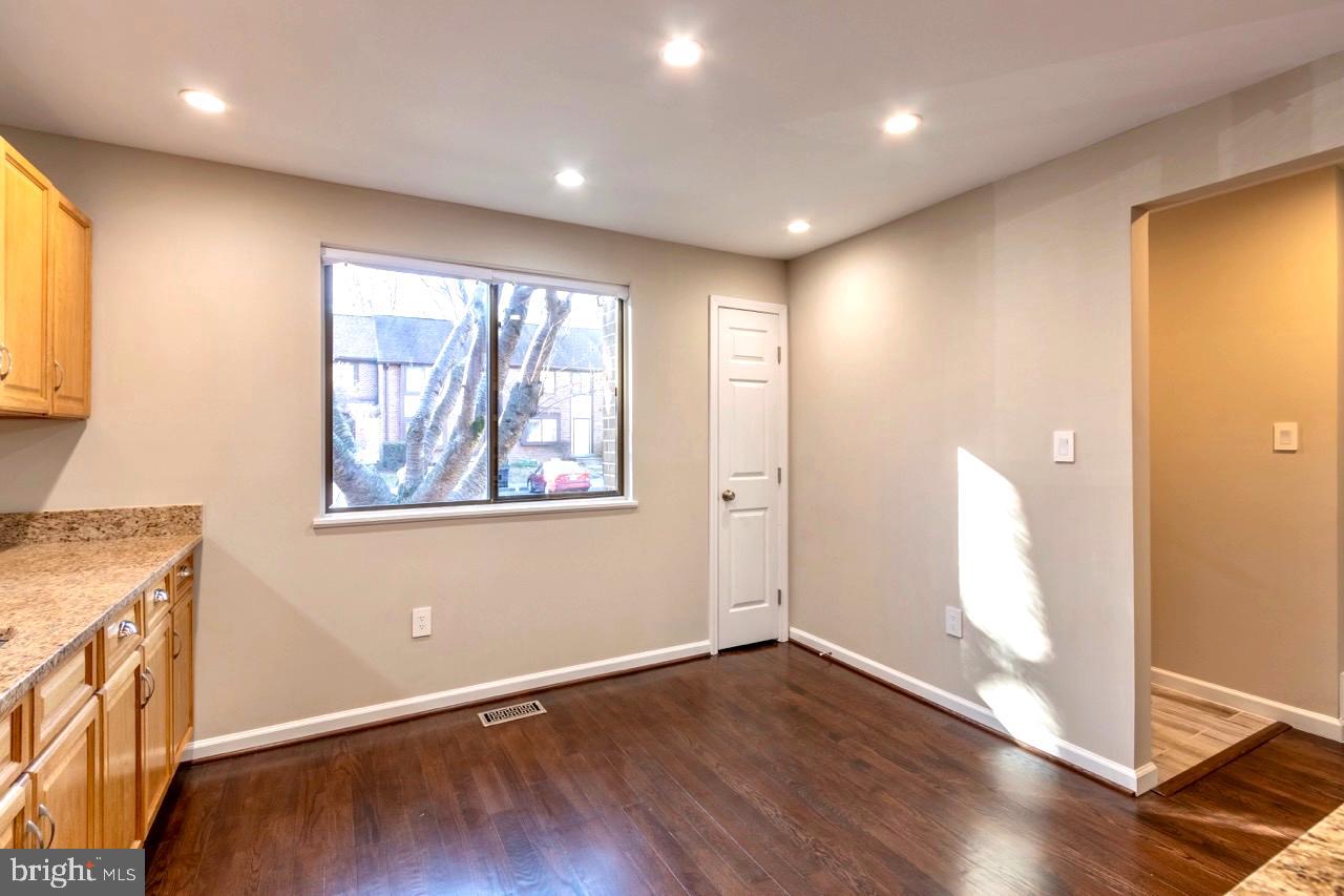 BURKE CENTRE - Residential