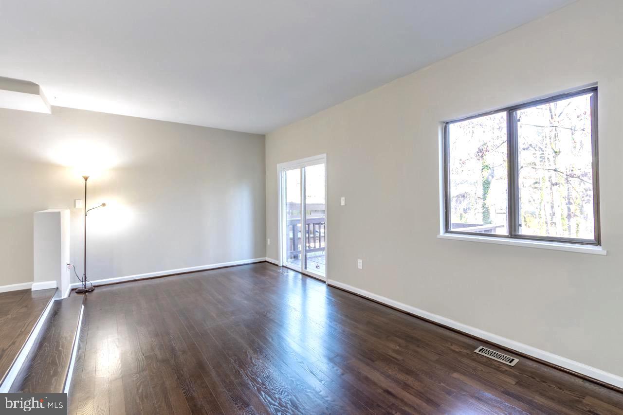 BURKE CENTRE - Residential