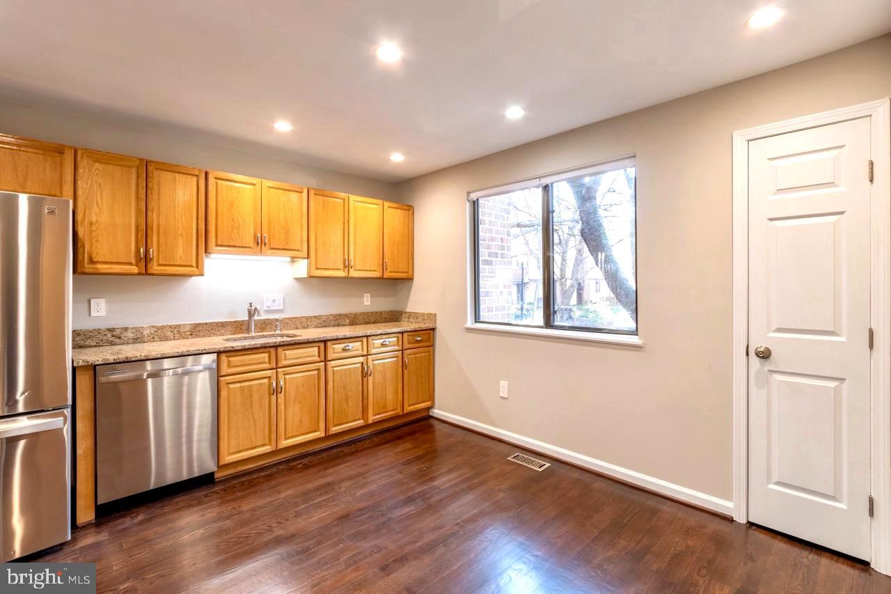 BURKE CENTRE - Residential