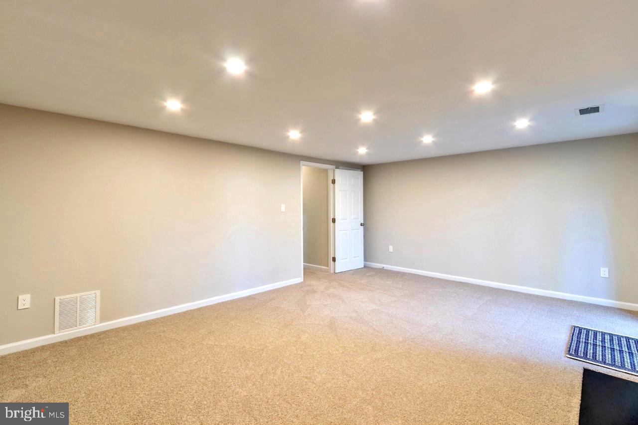 BURKE CENTRE - Residential