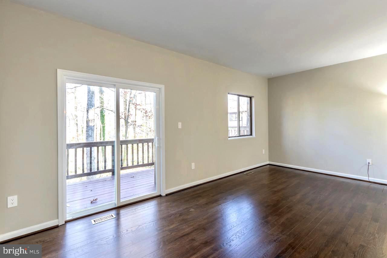 BURKE CENTRE - Residential