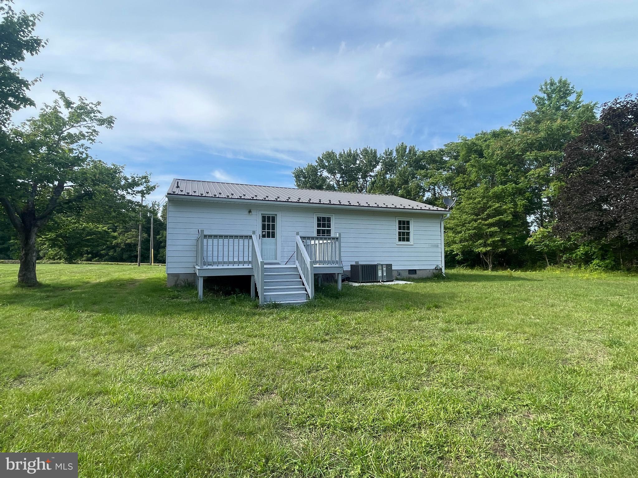 1812 SNYDER ROAD