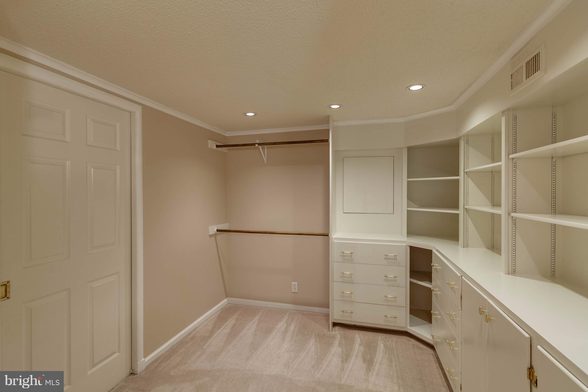 FAIRLINGTON MEWS - Residential