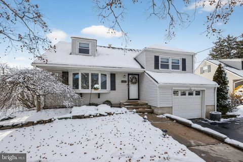 Photo of 14 Miry Brook Road, HAMILTON, NJ 08690 (MLS # NJME2071802)