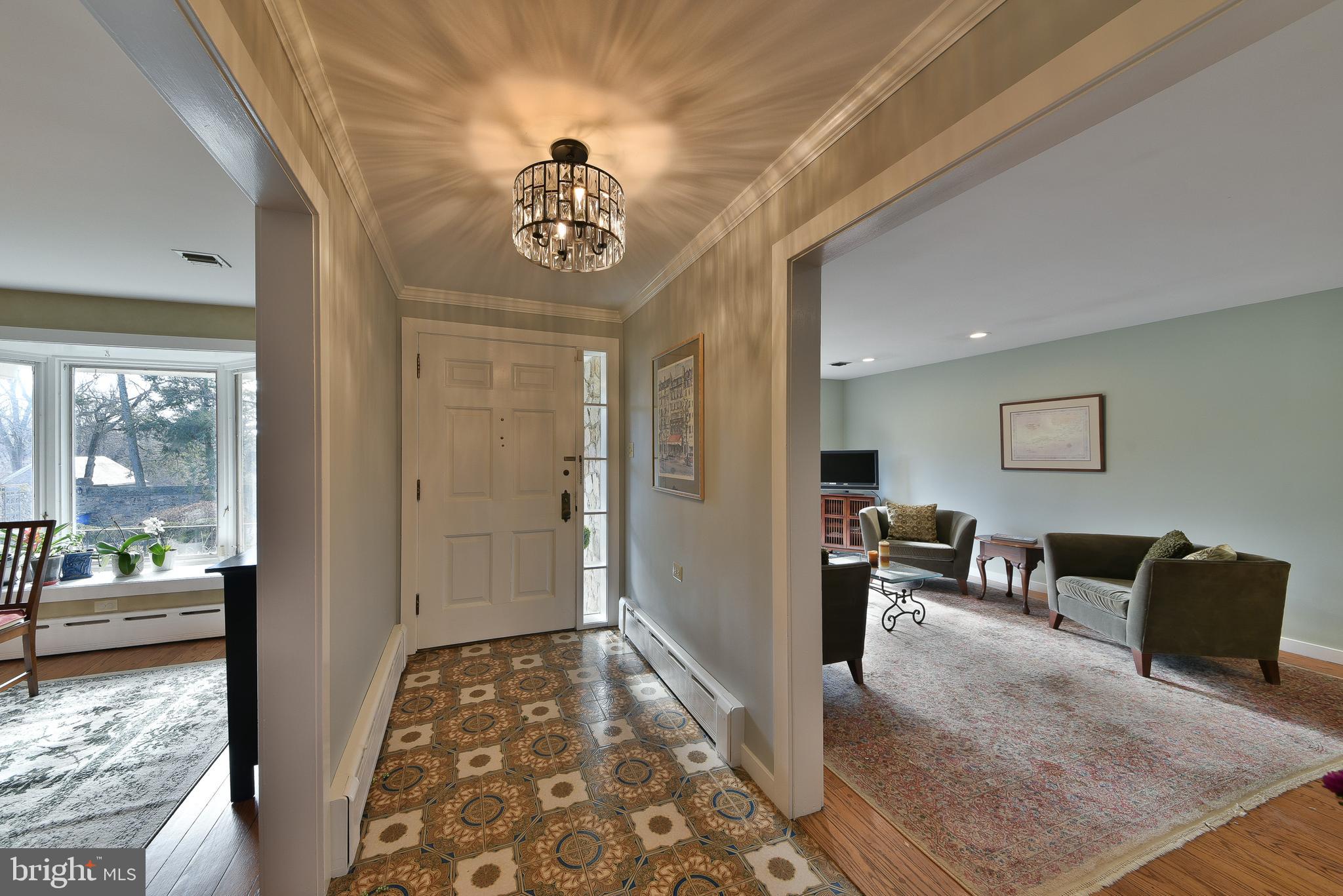 CHESTNUT HILL - Residential