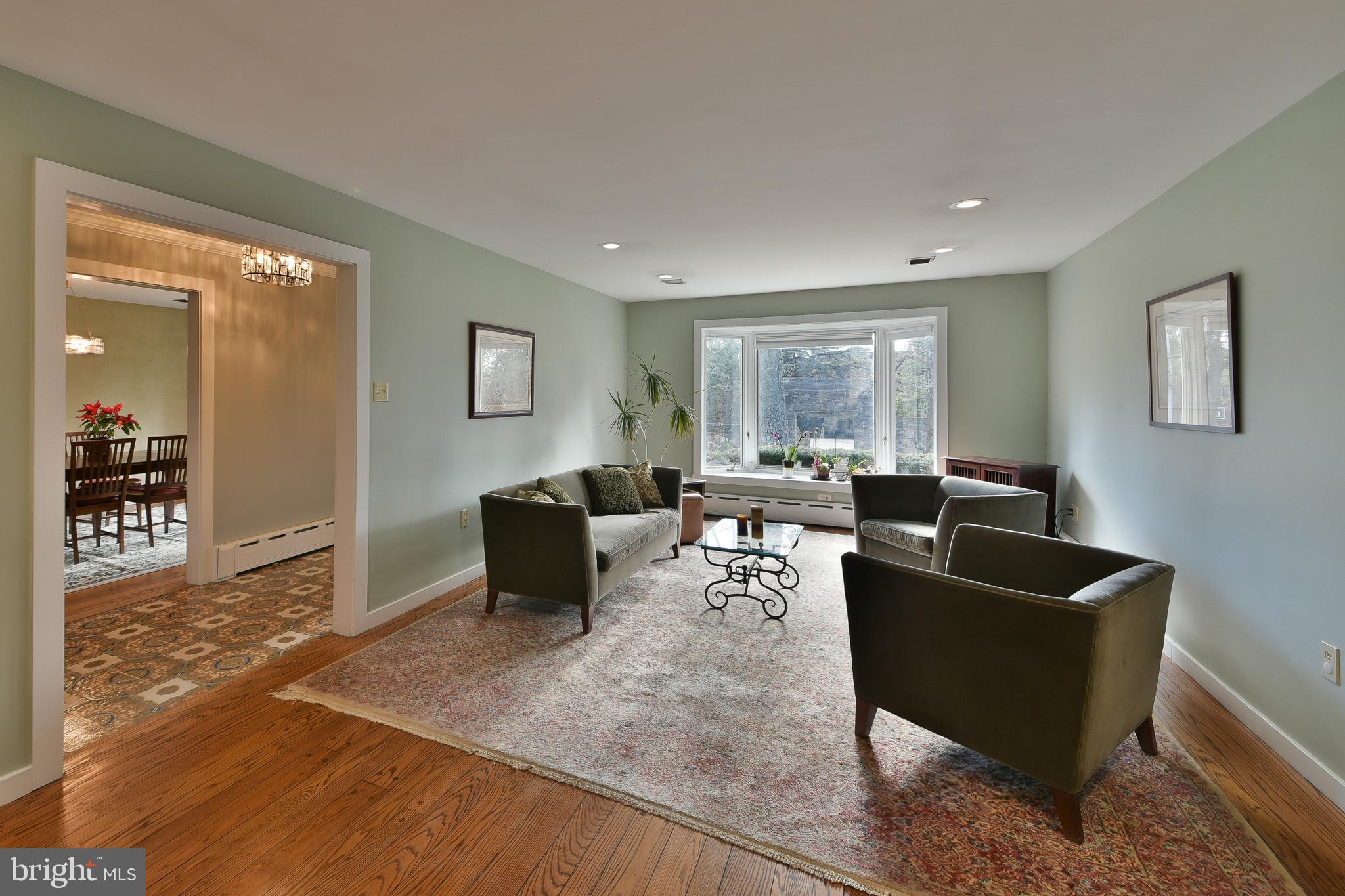 CHESTNUT HILL - Residential