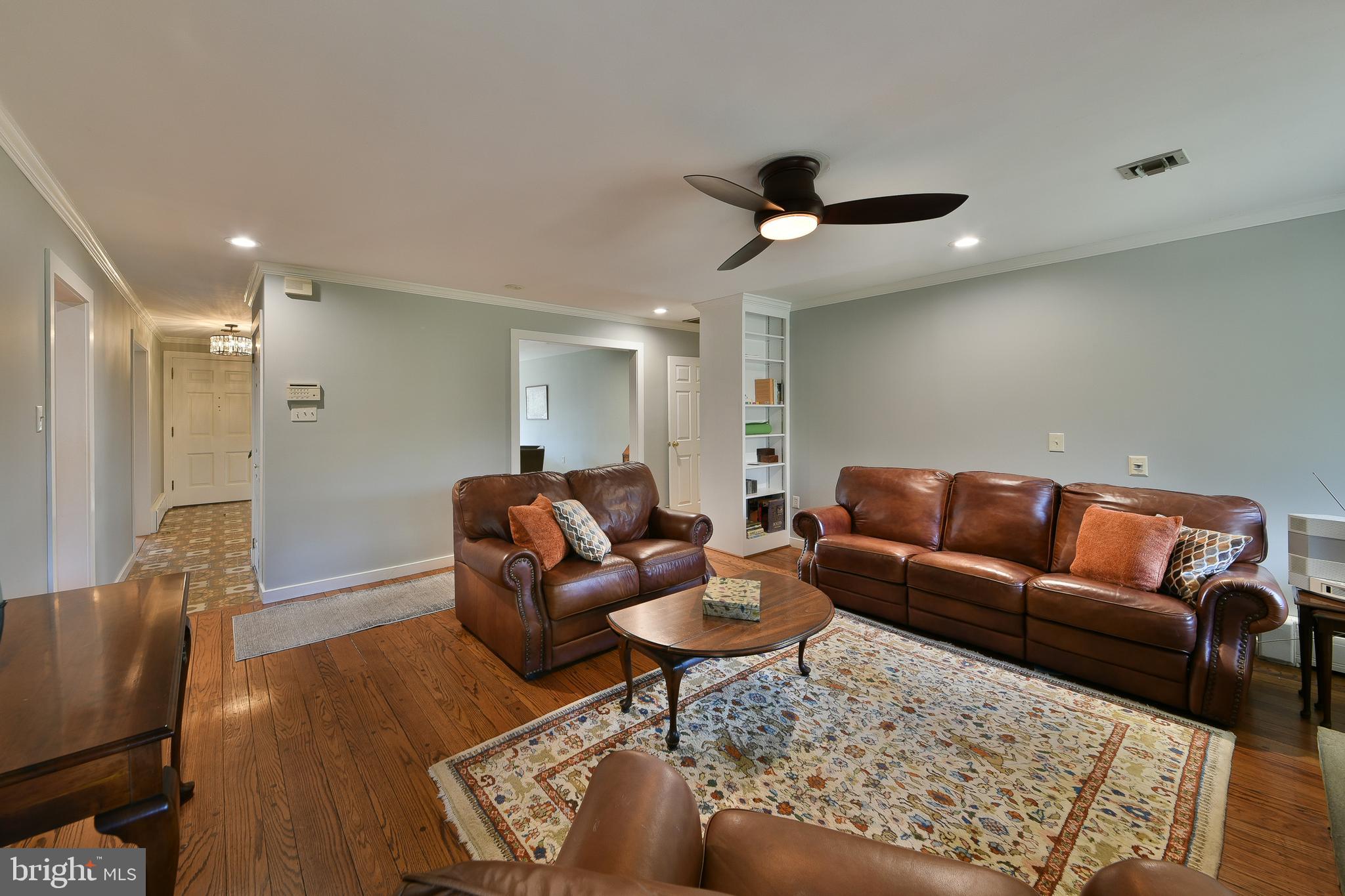 CHESTNUT HILL - Residential