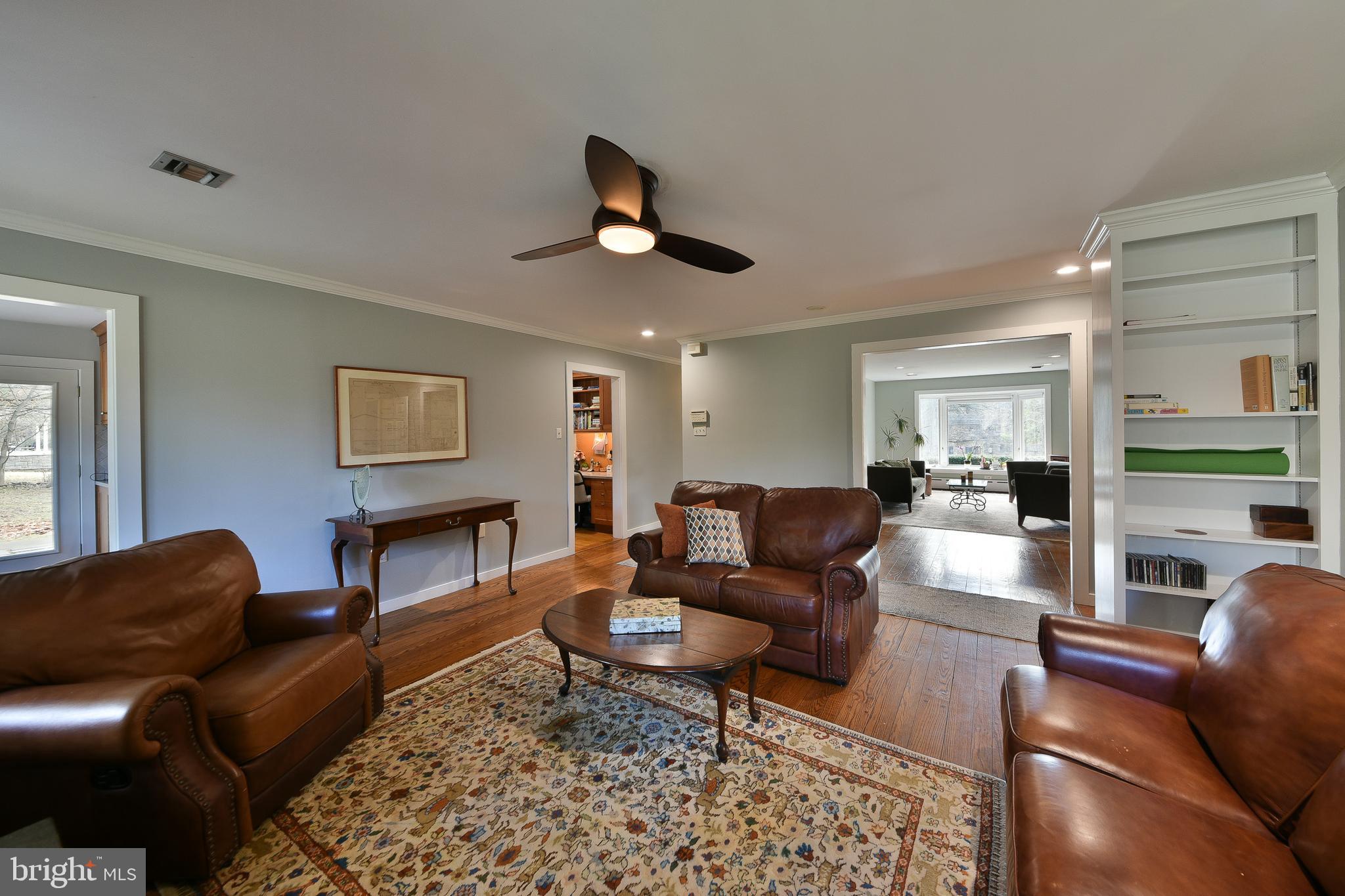 CHESTNUT HILL - Residential