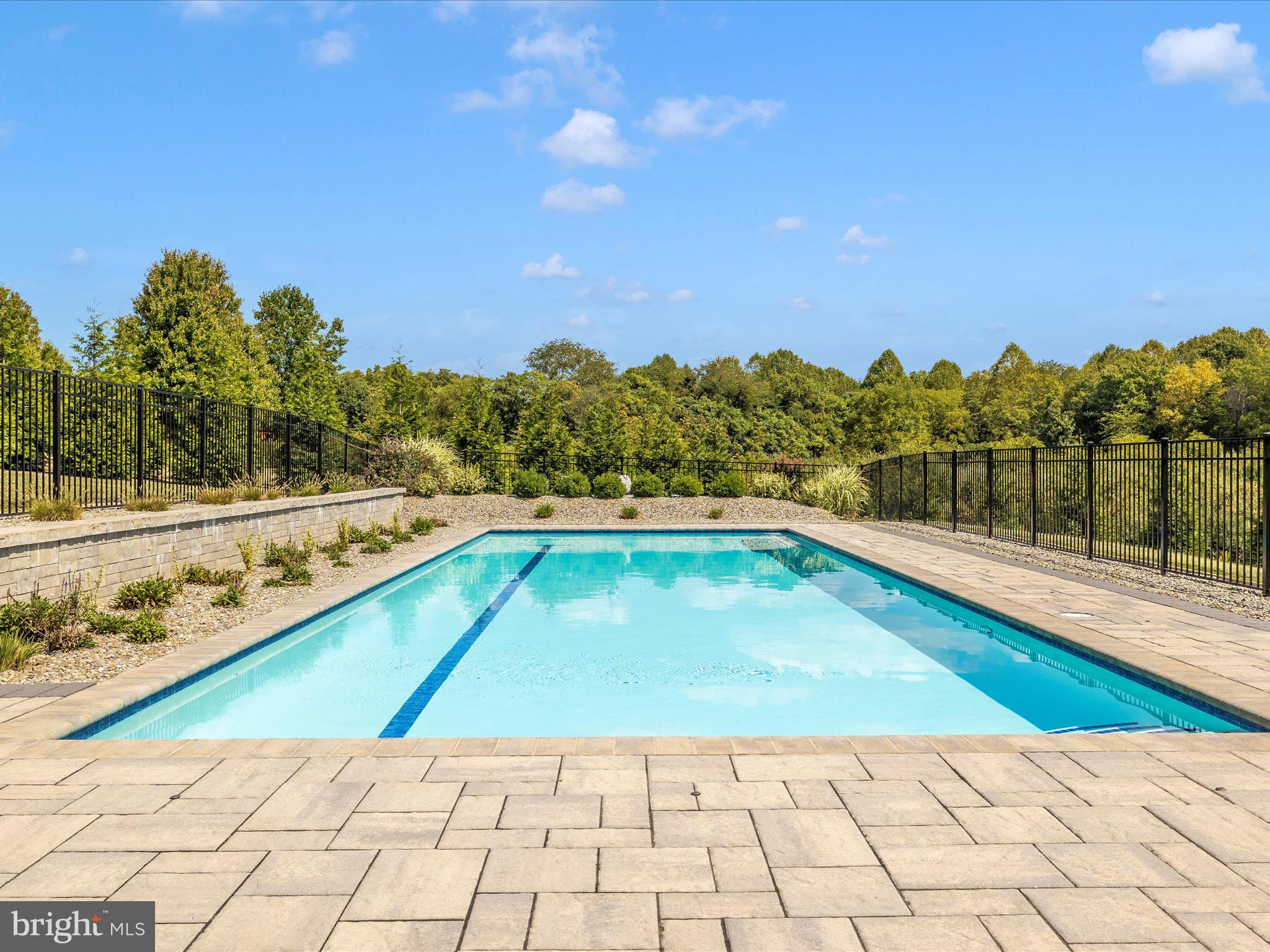 CAROLINES CROSSING - Residential