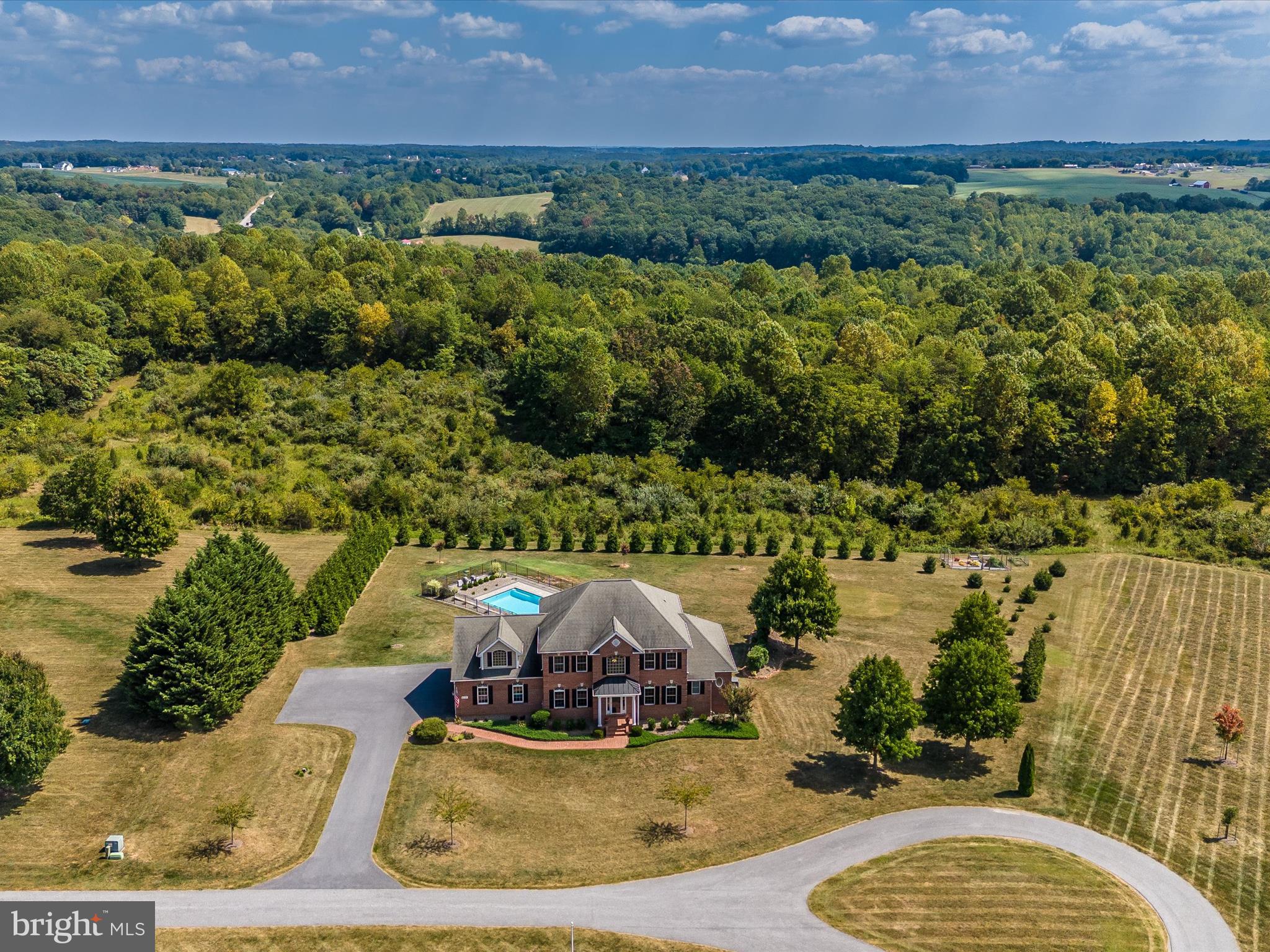 CAROLINES CROSSING - Residential