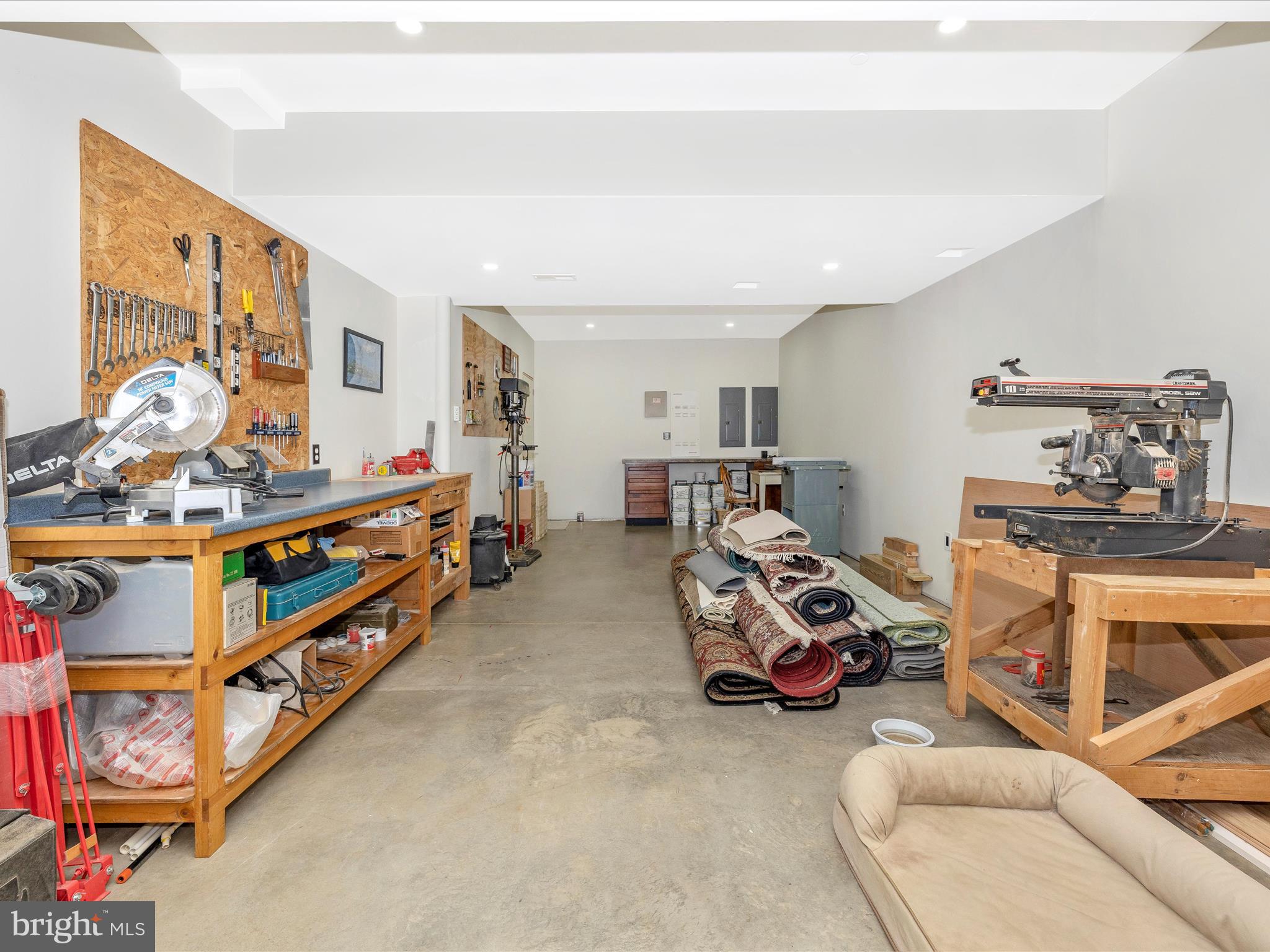 CAROLINES CROSSING - Residential