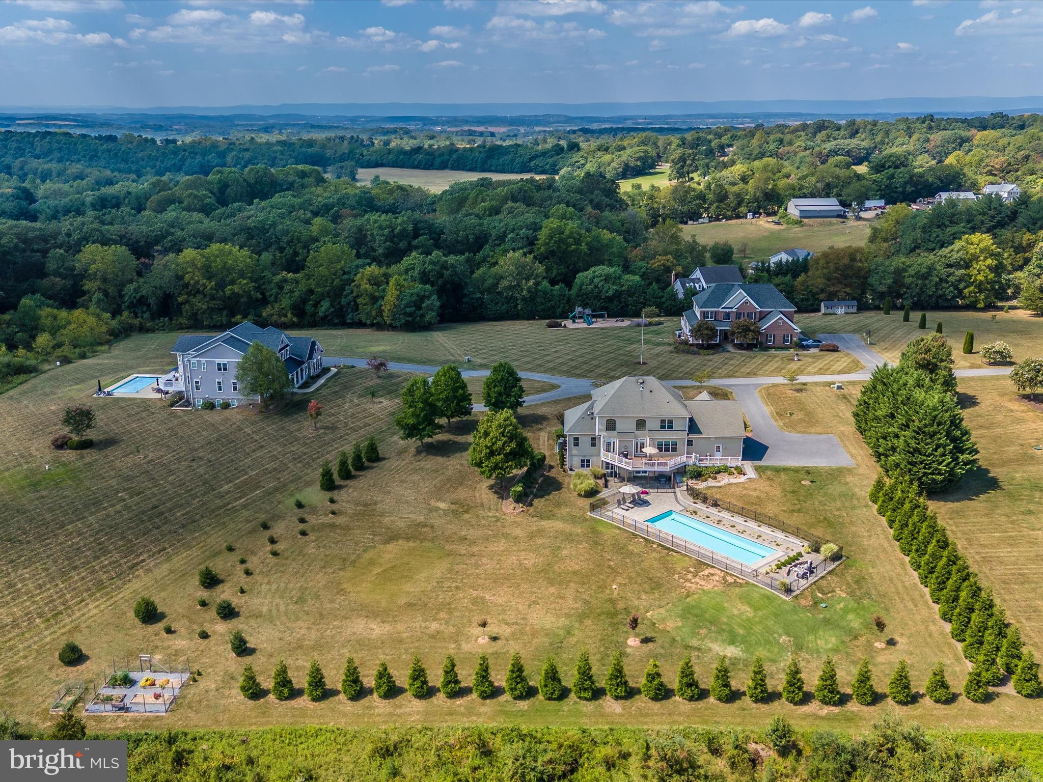 CAROLINES CROSSING - Residential