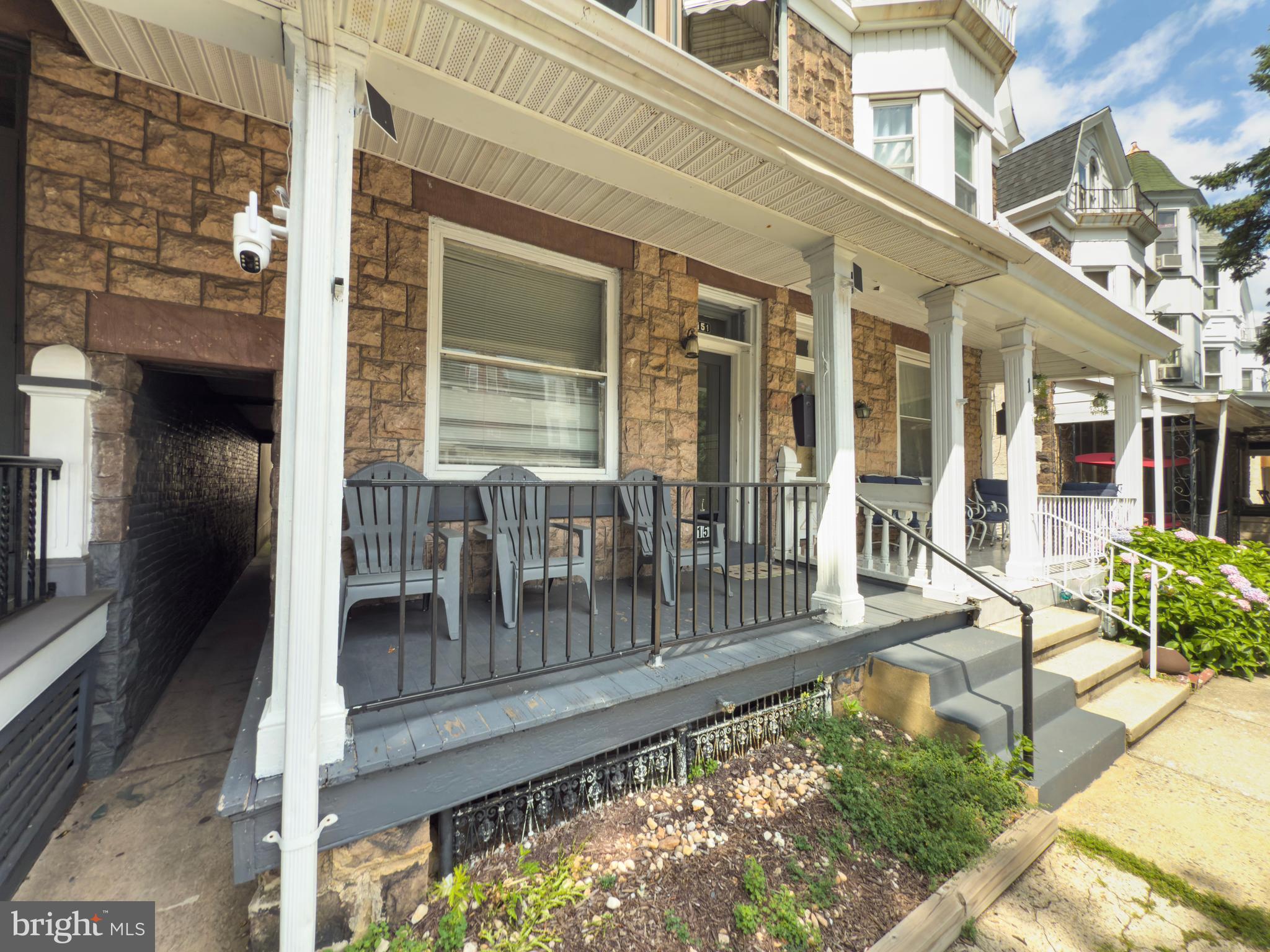 151 W DOUGLASS STREET
