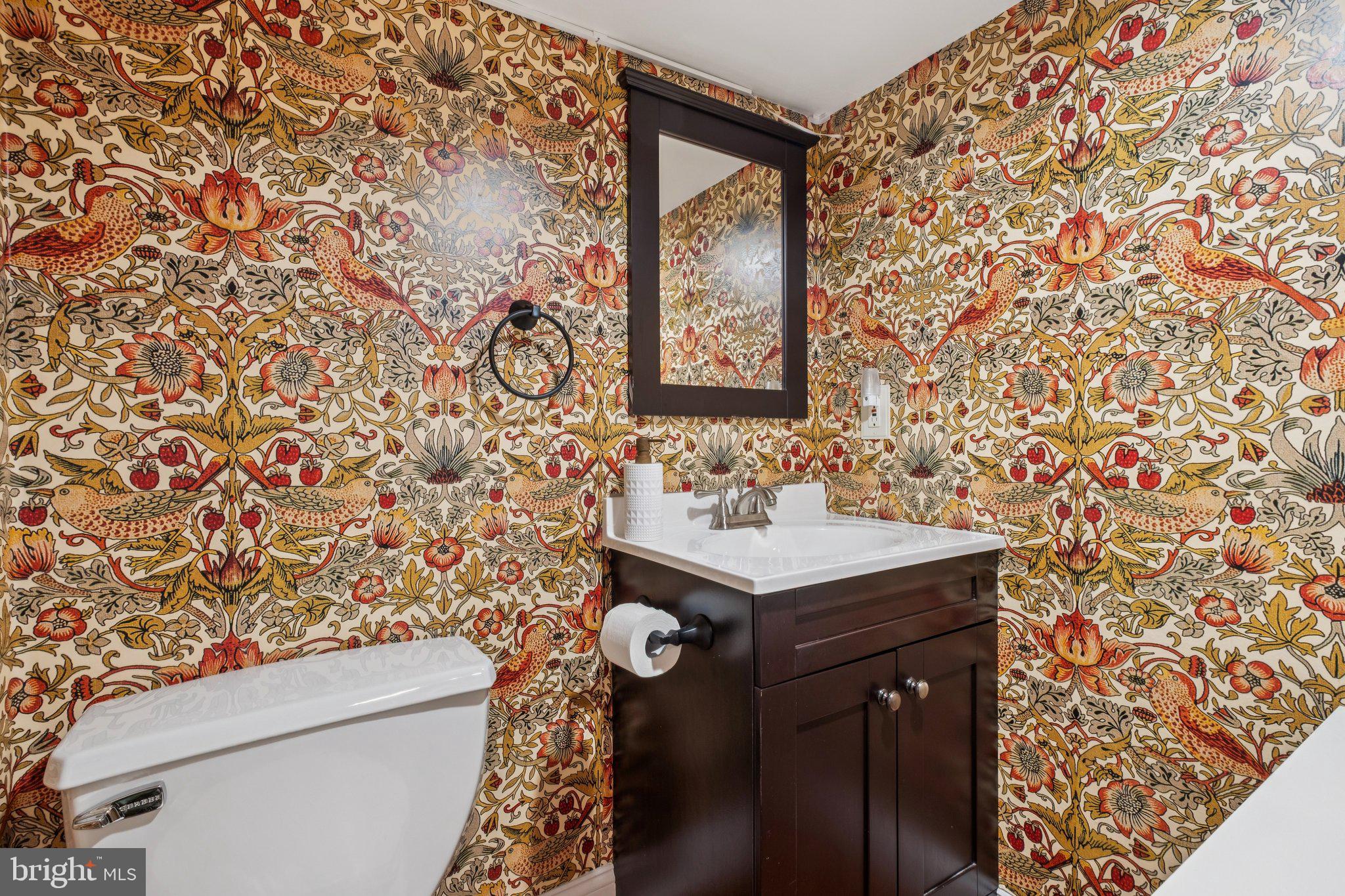 QUEEN VILLAGE - Residential