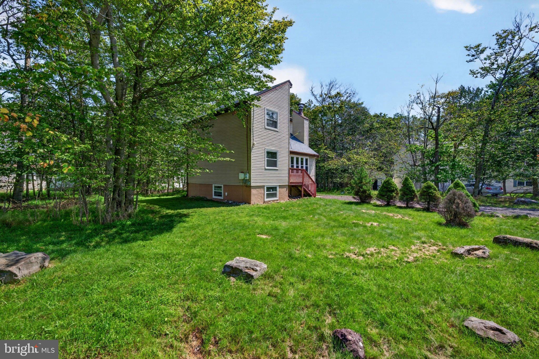 1894 PINECREST COURT K739