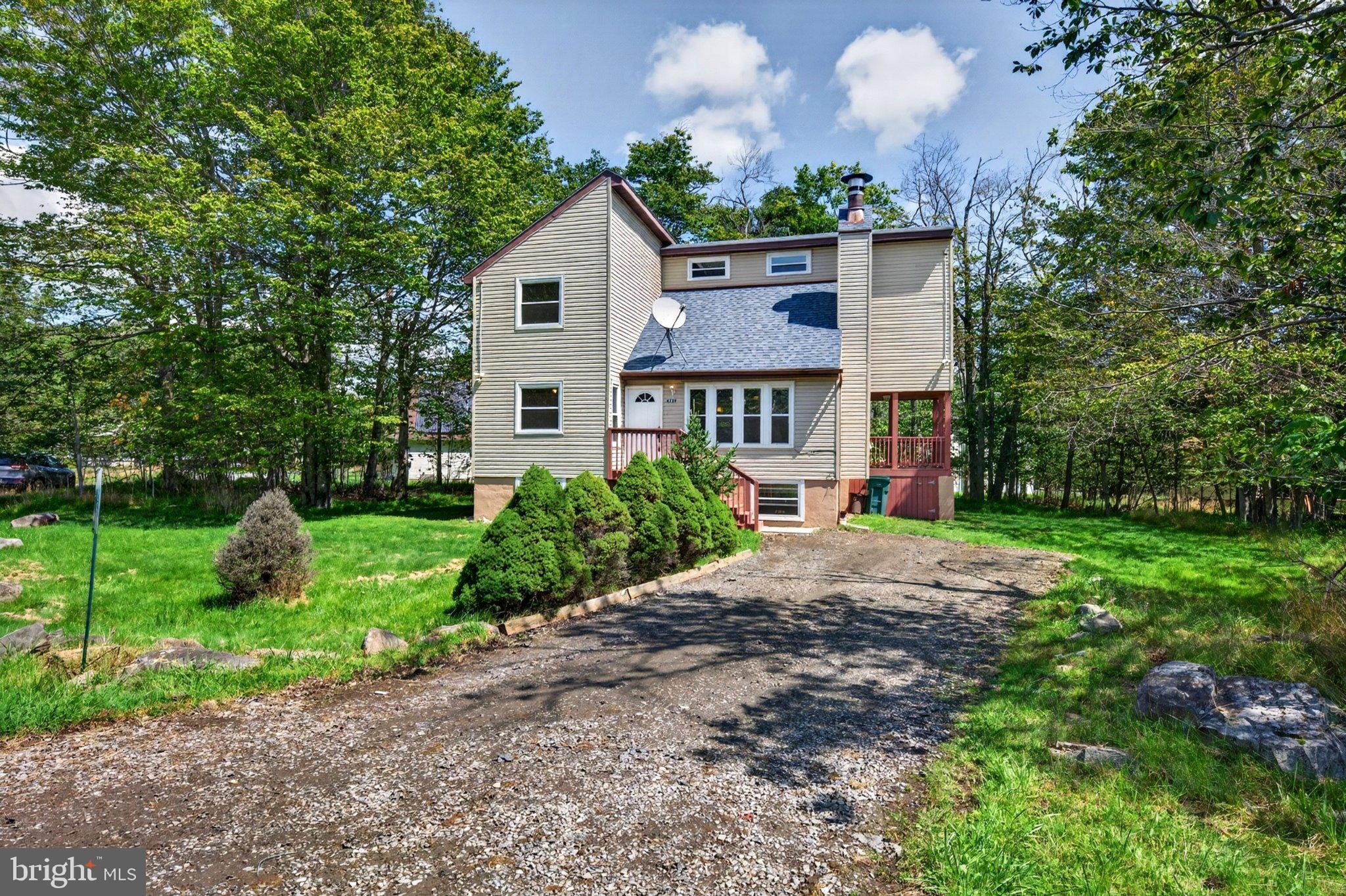 1894 PINECREST COURT K739