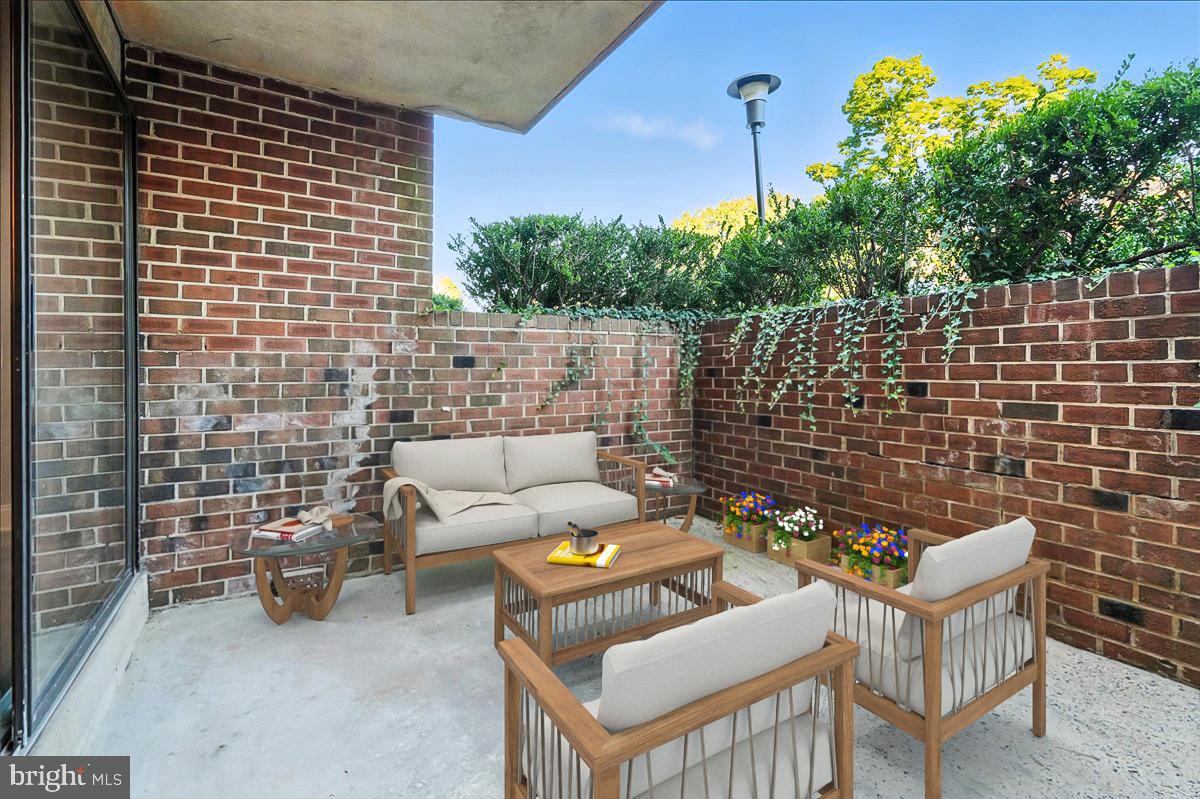 HERITAGE COURT - Residential