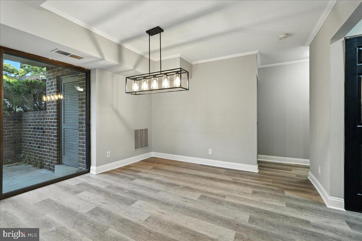 HERITAGE COURT - Residential