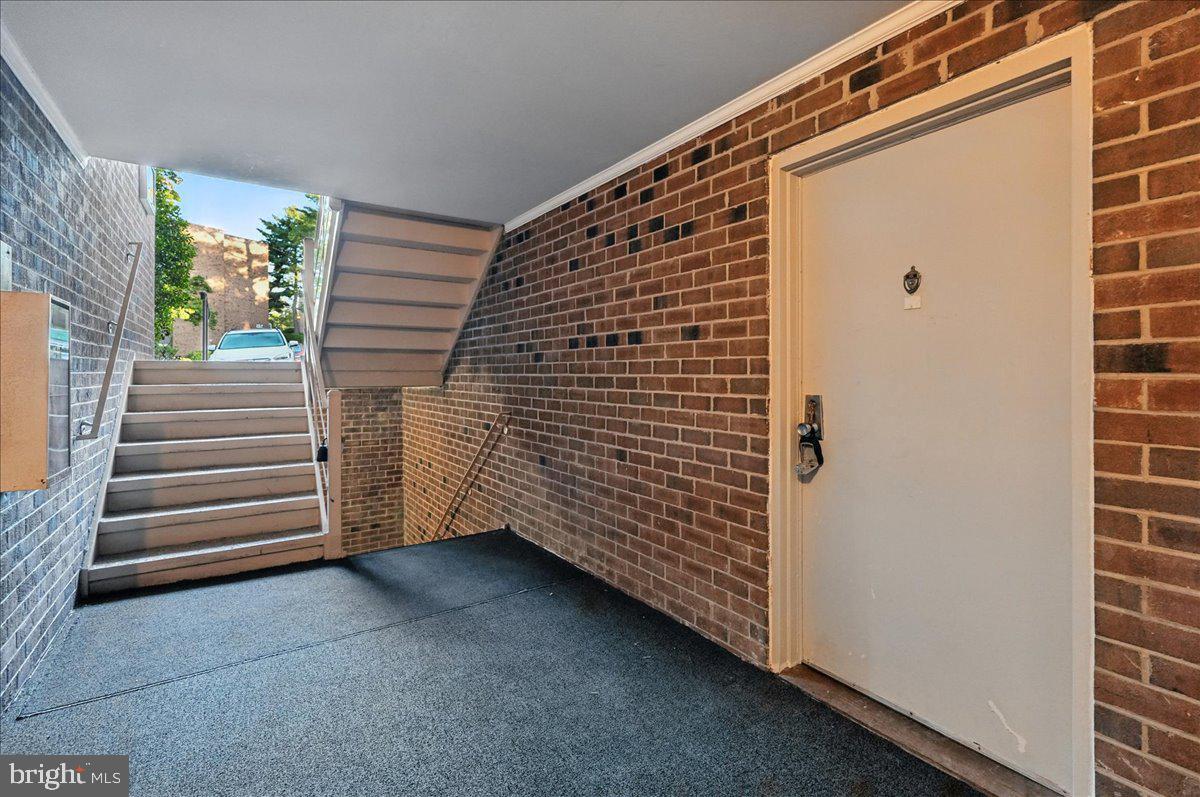 HERITAGE COURT - Residential