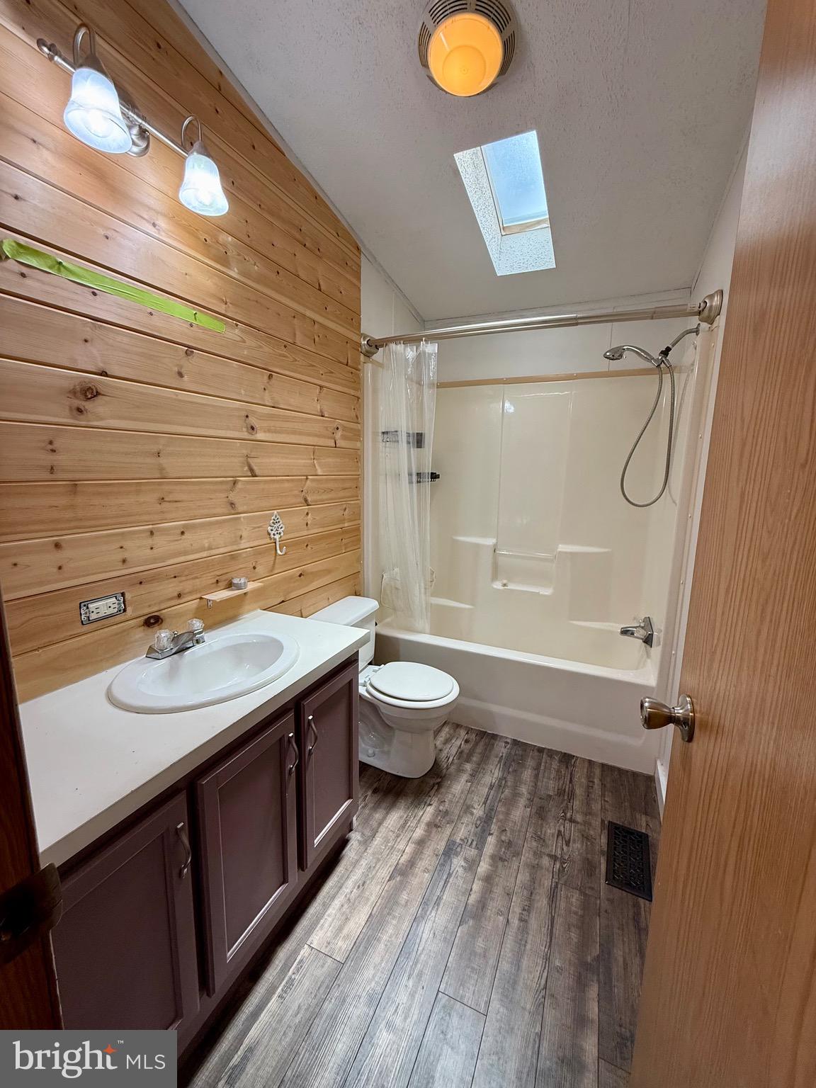 248 HARDING HIGHWAY E8